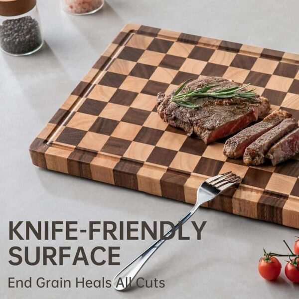 Eco-Friendly Checkerboard Acacia Cutting Board – Personalized Logo, Factory Wholesale Rectangular Checkered Wood Cutting Board with Juice Grooves and Handles for Kitchen (7)